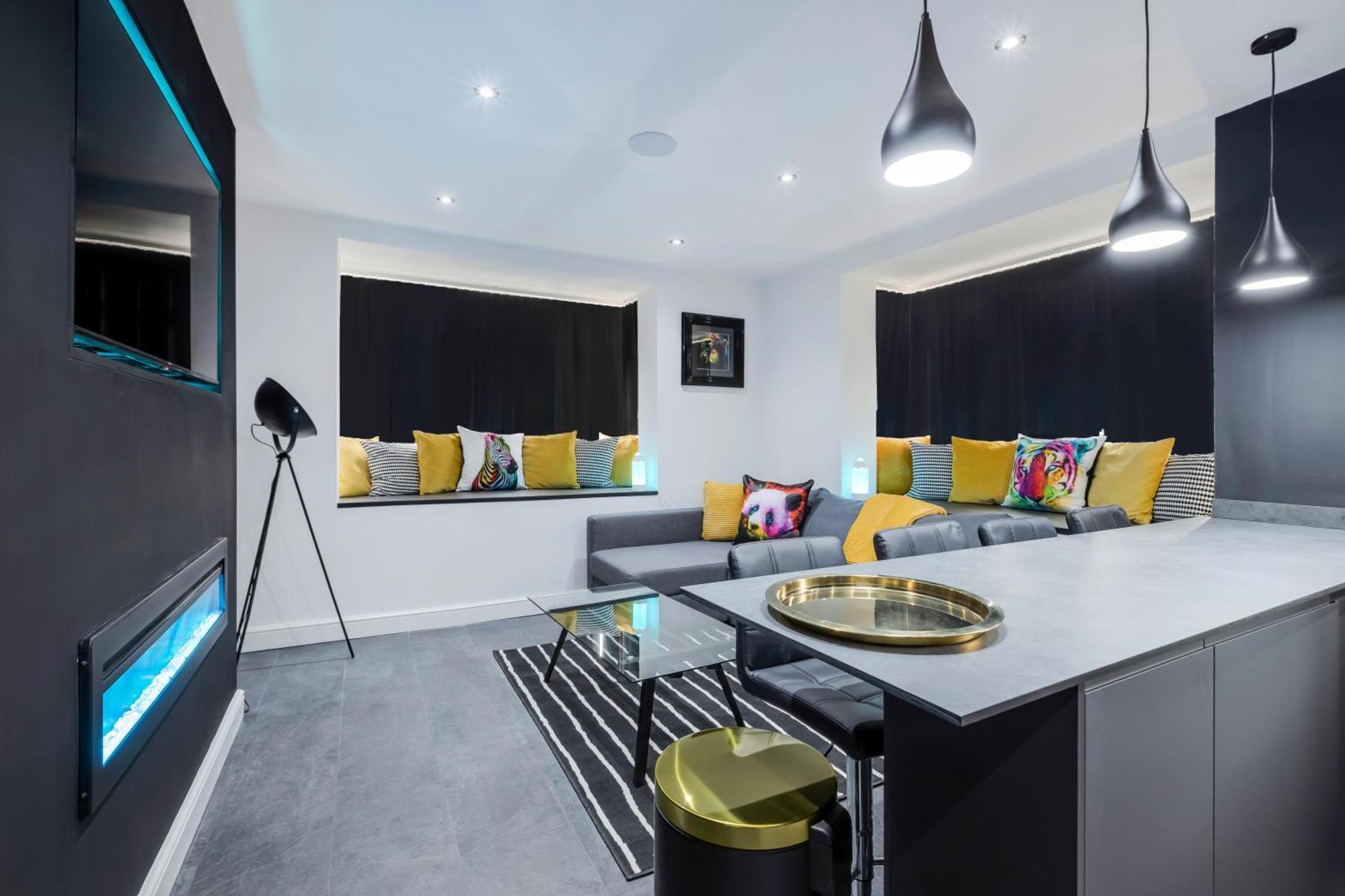 Two Bed Modern Apartment 5Min Walk To Town Centre With Free Parking ! Under New Management Blackpool Buitenkant foto