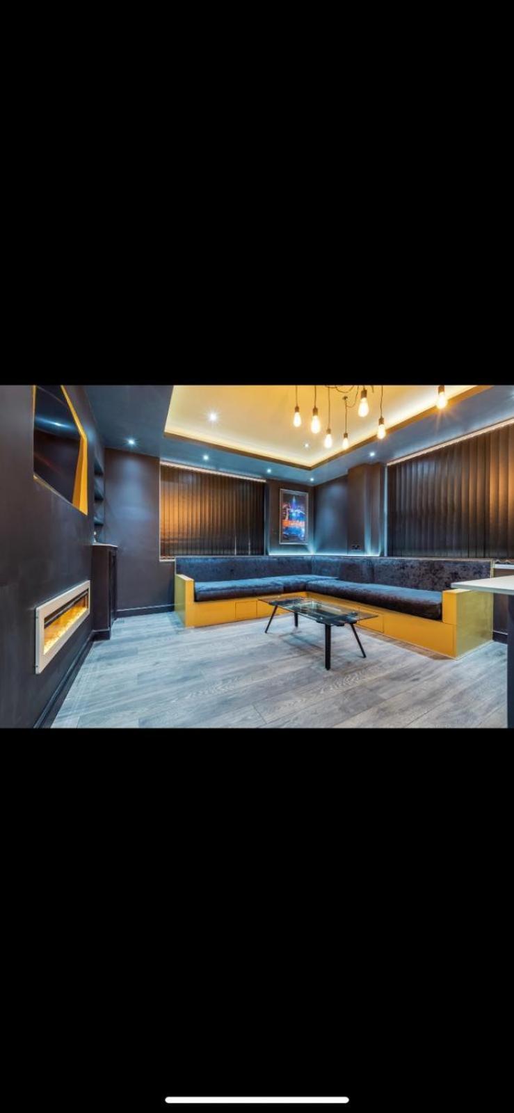 Two Bed Modern Apartment 5Min Walk To Town Centre With Free Parking ! Under New Management Blackpool Buitenkant foto